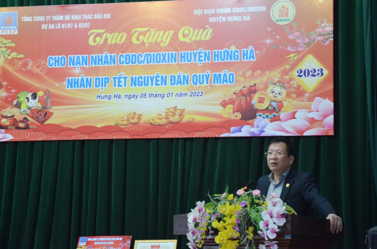 Hội huyện Hưng Hà: tiếp nhận và trao quà tết cho nạn nhân chất độc da cam Hội huyện Hưng Hà: tiếp nhận và trao quà tết cho nạn nhân chất độc da cam