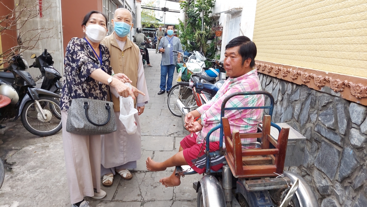 Thủ Thừa: Tặng quà cho nạn nhân chất độc da cam, hộ nghèo và người khuyết tật Thủ Thừa: Tặng quà cho nạn nhân chất độc da cam, hộ nghèo và người khuyết tật