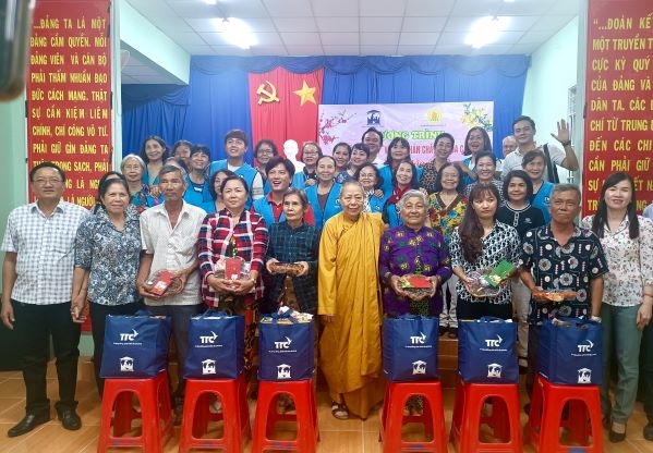 Bạc Liêu: Tặng quà Tết Nguyên đán Quý Mão 2023 Bạc Liêu: Tặng quà Tết Nguyên đán Quý Mão 2023