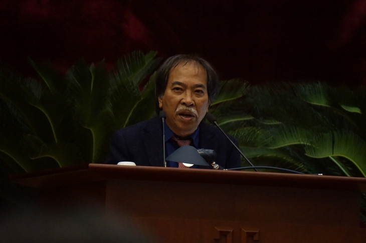 Ông Nguyễn Quang Thiều nói văn nghệ sĩ cần sự đầu tư lớn nhất từ Đảng, Nhà nước là đầu tư niềm tin - Ảnh: T.ĐIỂU Ông Nguyễn Quang Thiều nói văn nghệ sĩ cần sự đầu tư lớn nhất từ Đảng, Nhà nước là đầu tư niềm tin - Ảnh: T.ĐIỂU