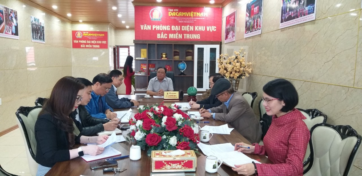 Rút kinh nghiệm về hoạt động của Văn phòng Đại diện Tạp chí Da cam Việt Nam khu vực Bắc miền Trung Rút kinh nghiệm về hoạt động của Văn phòng Đại diện Tạp chí Da cam Việt Nam khu vực Bắc miền Trung