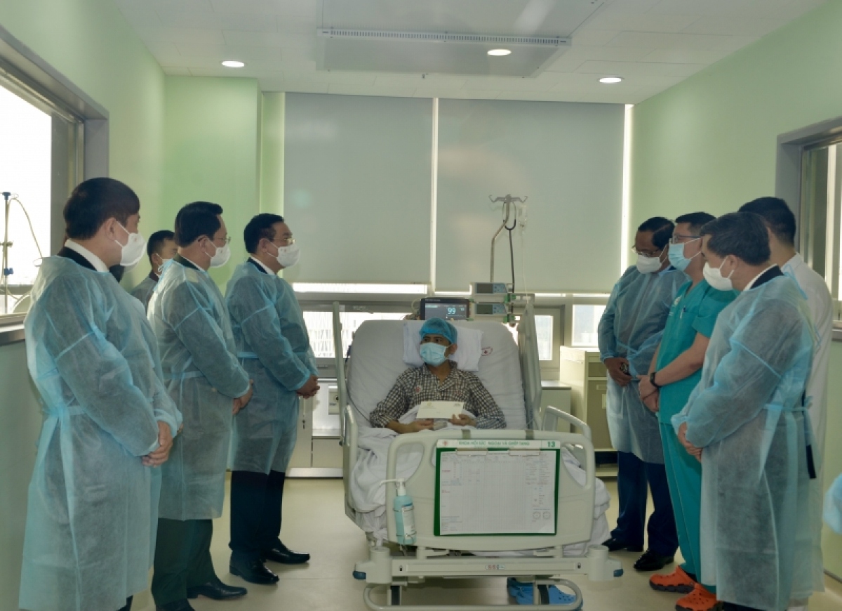 chủ tịch quốc hội thăm, chúc mừng bệnh viện trung ương quân đội 108 nhân ngày 27 2 hình ảnh 4 chu tich quoc hoi tham, chuc mung benh vien trung uong quan doi 108 nhan ngay 27 2 hinh anh 4