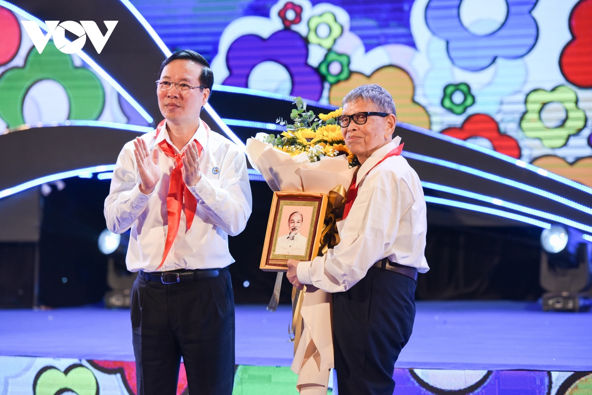 toan canh chu tich nuoc du le ky niem 60 nam phong trao nghin viec tot hinh anh 8