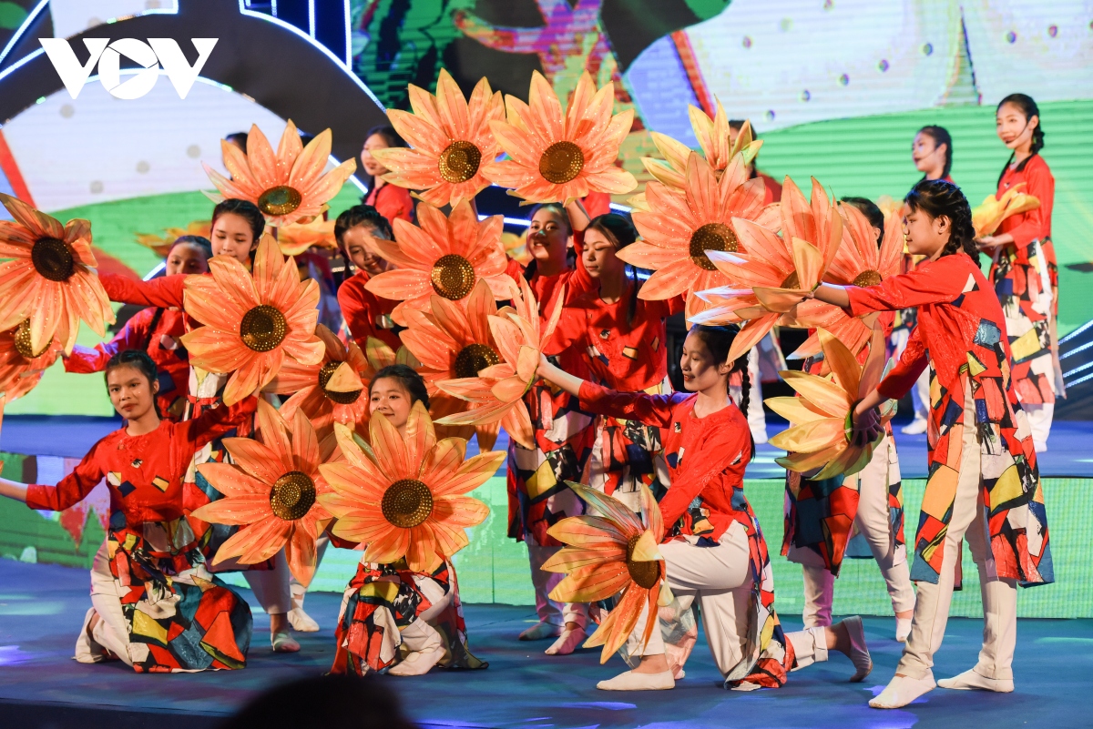 toan canh chu tich nuoc du le ky niem 60 nam phong trao nghin viec tot hinh anh 7