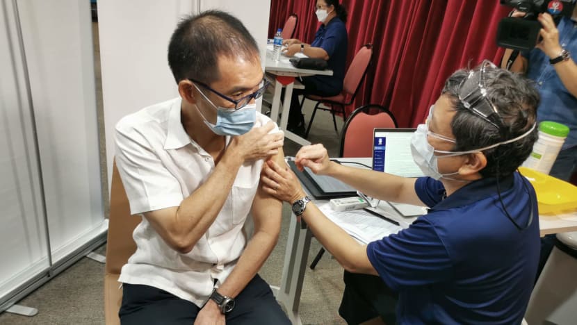 Singapore bắt đầu tiêm dịch vụ vắc xin Sinopharm - 1