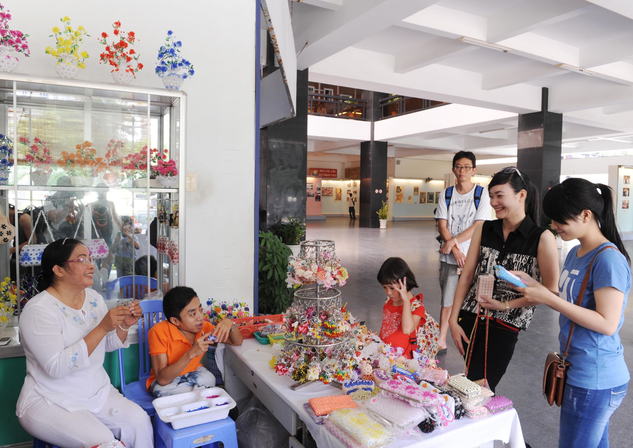 Chung tay xoa dịu nỗi đau da cam bằng việc làm thiết thực