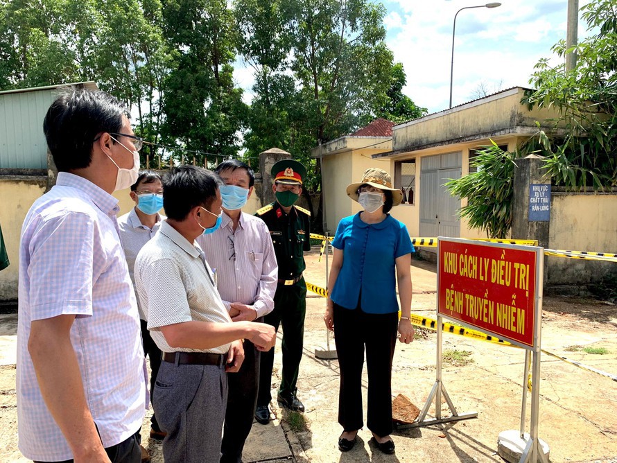 tien-phong-nguyen-thi-thanh-lich-pho-chu-tich-ubnd-tinh-gia-lai-kiem-tra-cong-tac-phong-chong-dich-o-huyen-ia-grai-4434-1624326411.jpg