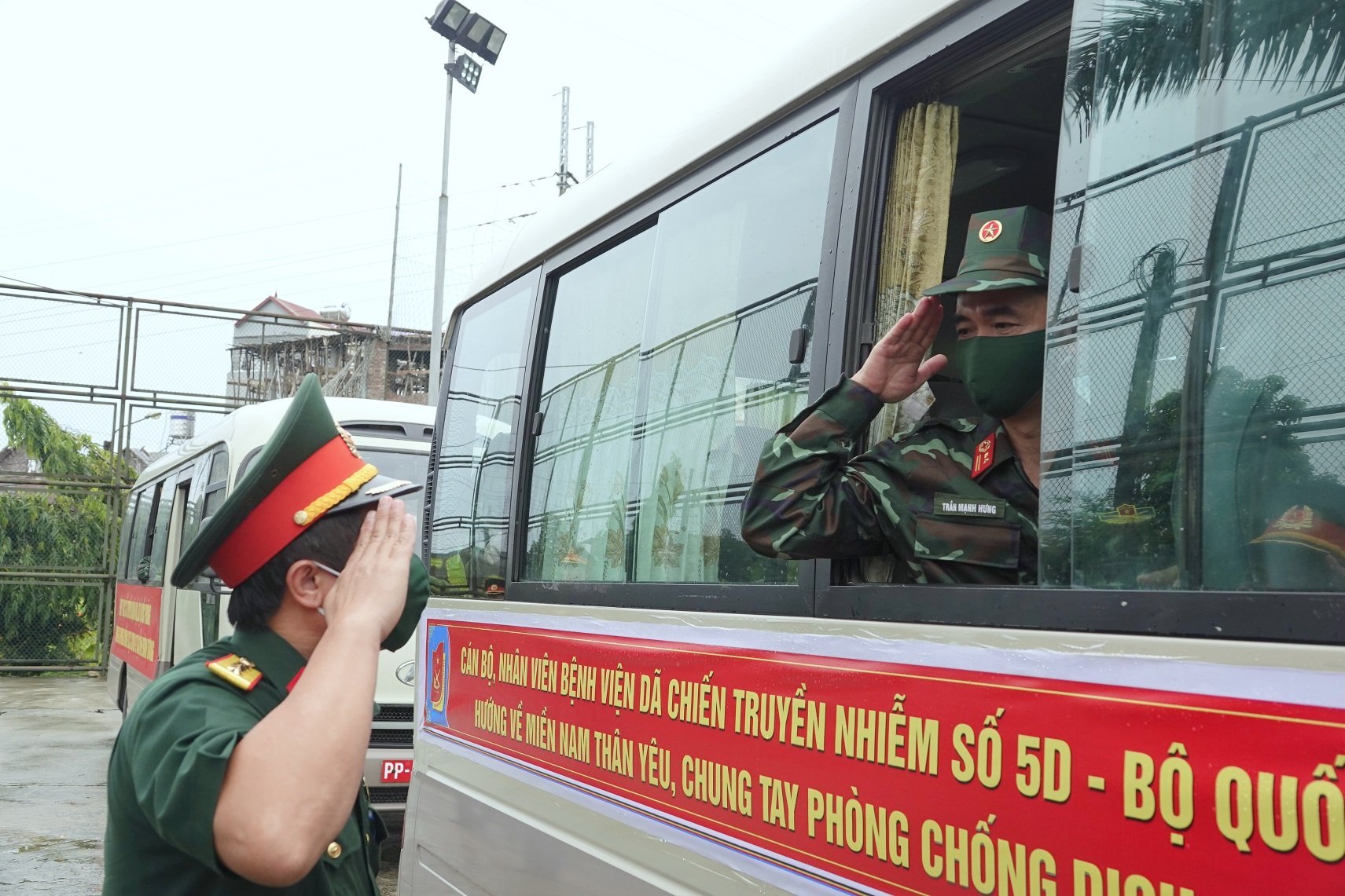 130 sĩ quan Bệnh viện dã chiến Bộ Quốc phòng xuất quân vào miền Nam