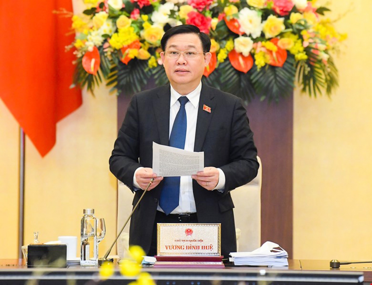 Chủ tịch Quốc hội Vương Đình Huệ phát biểu bế mạc phiên họp thứ 6 Ủy ban Thường vụ Quốc hội. Ảnh: Quốc hội