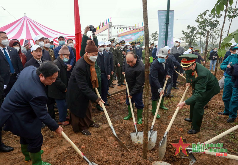 Chủ tịch nước Nguyễn Xuân Phúc phát động Tết trồng cây “Đời đời nhớ ơn Bác Hồ” Xuân Nhâm Dần 2022 tại Đền Hùng