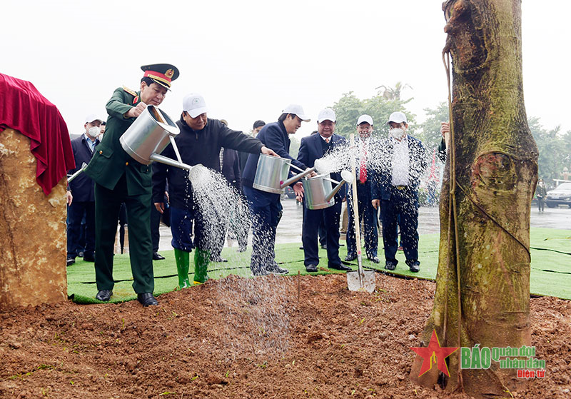 Chủ tịch nước Nguyễn Xuân Phúc phát động Tết trồng cây “Đời đời nhớ ơn Bác Hồ” Xuân Nhâm Dần 2022 tại Đền Hùng