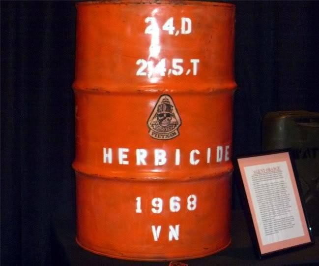 Chất độc da cam/dioxin: Bí mật sau làn khói khai quang