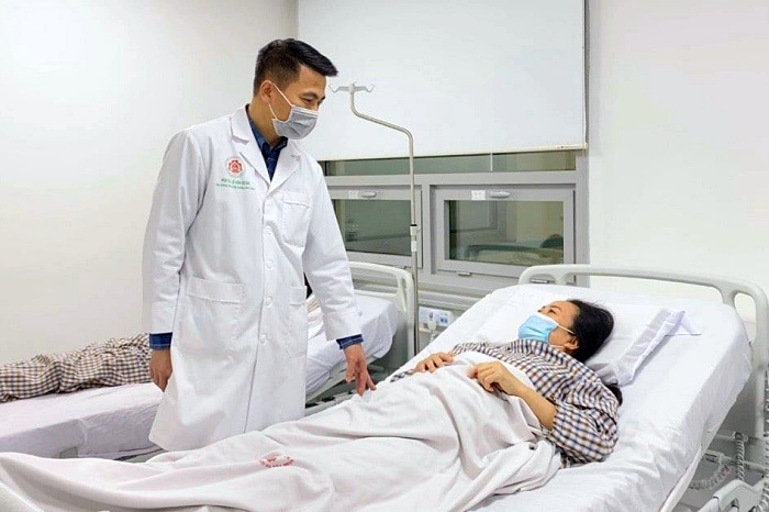 Người phụ nữ mang khối u khổng lồ trên vai như mai rùa - 2