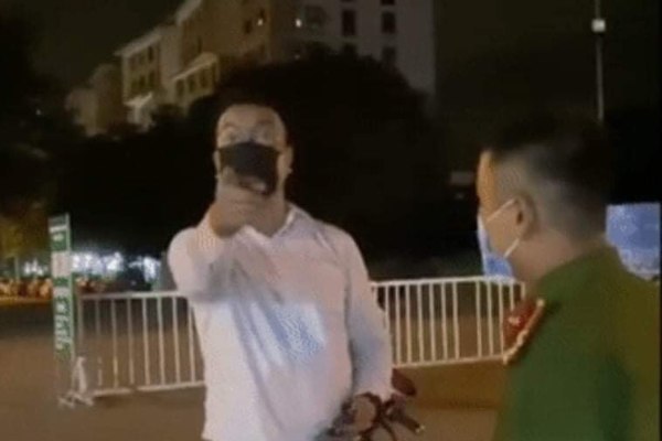 Đề xuất phạt 3 triệu với người đàn ông không đeo khẩu trang, tự xưng 'tiến sĩ VTV'