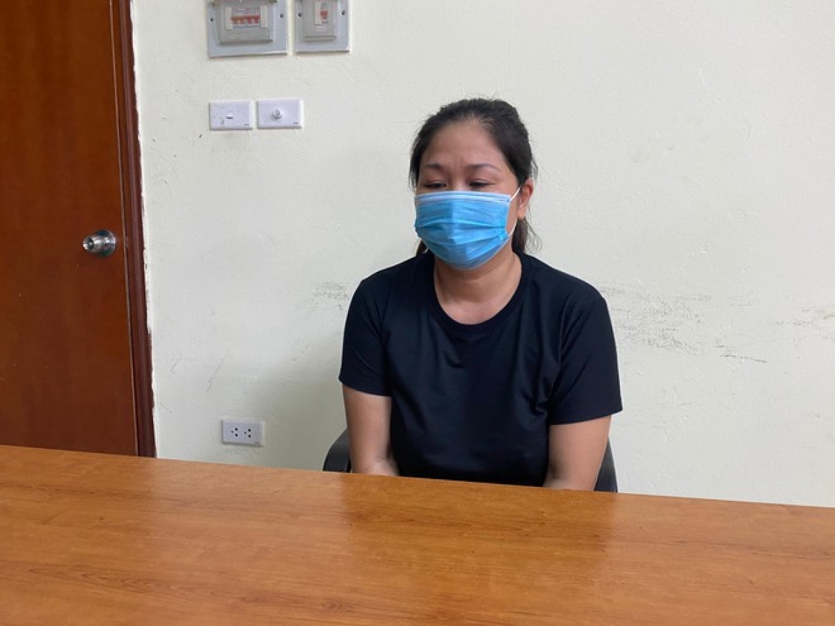 Nguyễn Thị Lợi tại cơ quan công an