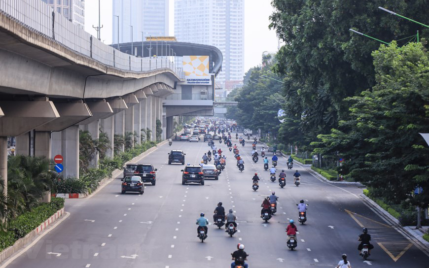 Giao thông ở Hà Nội nhộn nhịp trong ngày đầu dỡ bỏ 39 chốt kiểm soát -4