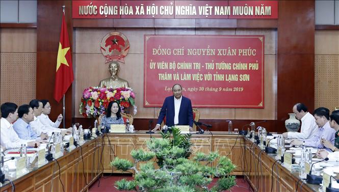 Thủ tướng Nguyễn Xuân Phúc: Cần xây dựng cơ chế liên kết về kinh tế các tỉnh biên giới