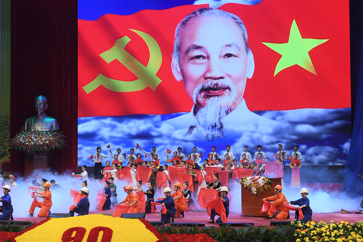 Tổ chức trọng thể Lễ kỷ niệm 90 năm Ngày thành lập Đảng Cộng sản Việt Nam