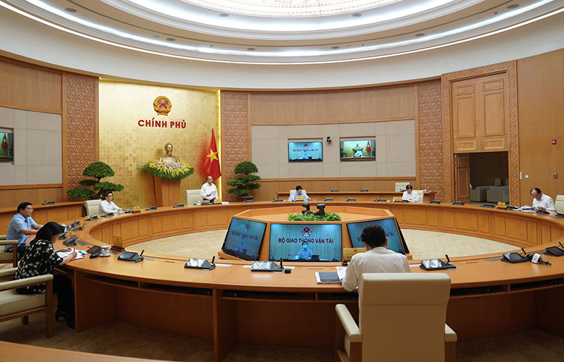 Ưu tiên khởi động lại nền kinh tế nhưng không chủ quan trong phòng, chống dịch bệnh