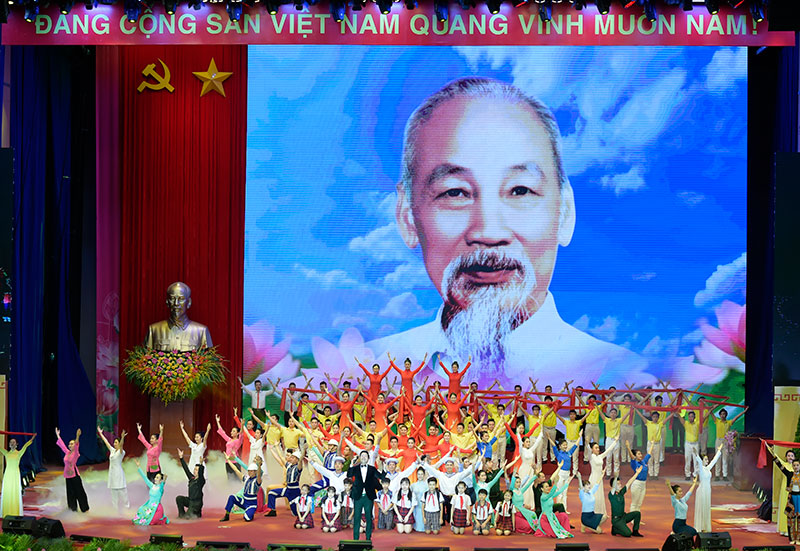 Tổ chức trọng thể Lễ kỷ niệm 130 năm Ngày sinh Chủ tịch Hồ Chí Minh