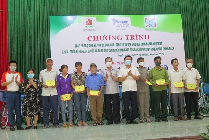 Tặng quà, khám bệnh, cấp thuốc miễn phí cho hơn 600 nạn nhân  chất độc da cam, đối tượng chính sách tỉnh Thanh Hóa Tặng quà, khám bệnh, cấp thuốc miễn phí cho hơn 600 nạn nhân  chất độc da cam, đối tượng chính sách tỉnh Thanh Hóa