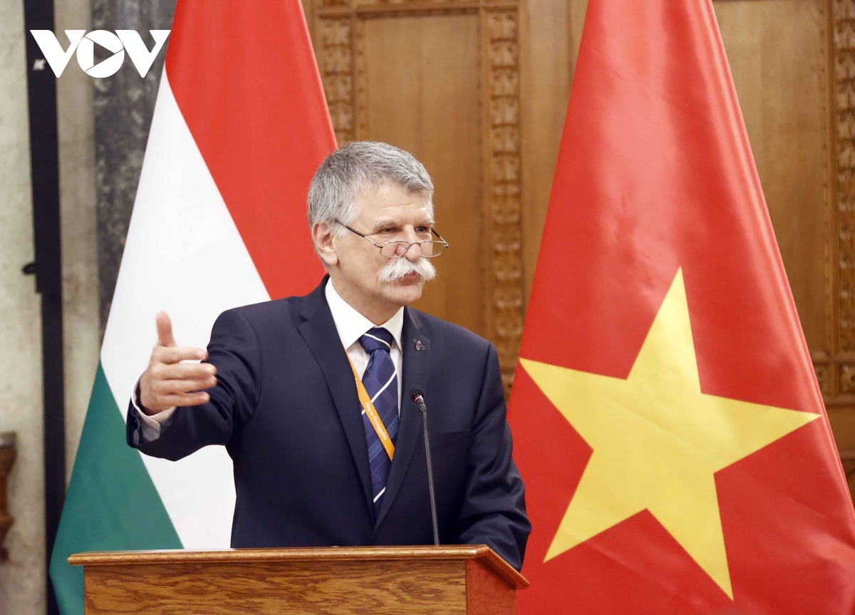 chu tich quoc hoi vuong Dinh hue du toa dam lap phap giua viet nam va hungary hinh anh 1