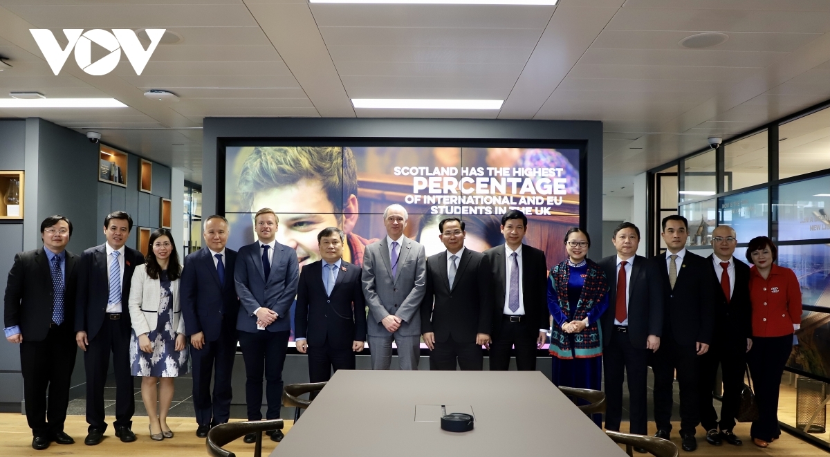 mốc son mới trong quan hệ giữa việt nam với hungary và vương quốc anh hình ảnh 8 moc son moi trong quan he giua viet nam voi hungary va vuong quoc anh hinh anh 8