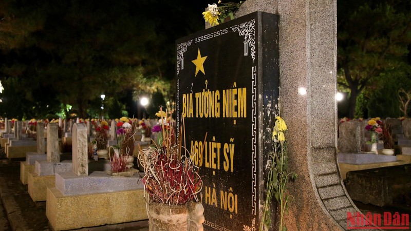 Quảng Trị mở cửa đón khách đến viếng nghĩa trang, di tích vào buổi tối ảnh 3