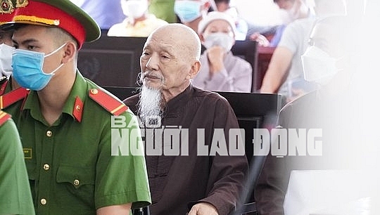 Xét xử vụ 'Tịnh thất Bồng Lai': Bị cáo 90 tuổi Lê Tùng Vân khai 'chưa có vợ'