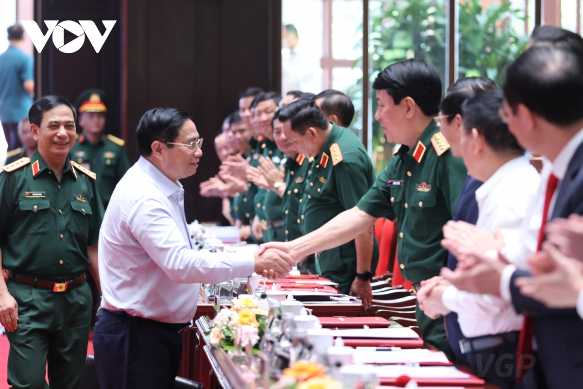 thủ tướng phạm minh chính dự và phát biểu tại hội nghị quân chính toàn quân hình ảnh 2 thu tuong pham minh chinh du va phat bieu tai hoi nghi quan chinh toan quan hinh anh 2