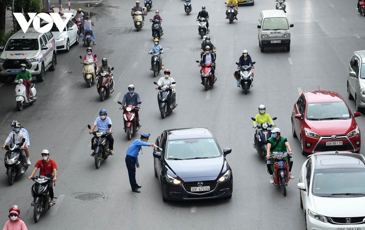 ngay dau phan lan duong nguyen trai giao thong lon xon, xung dot hinh anh 9