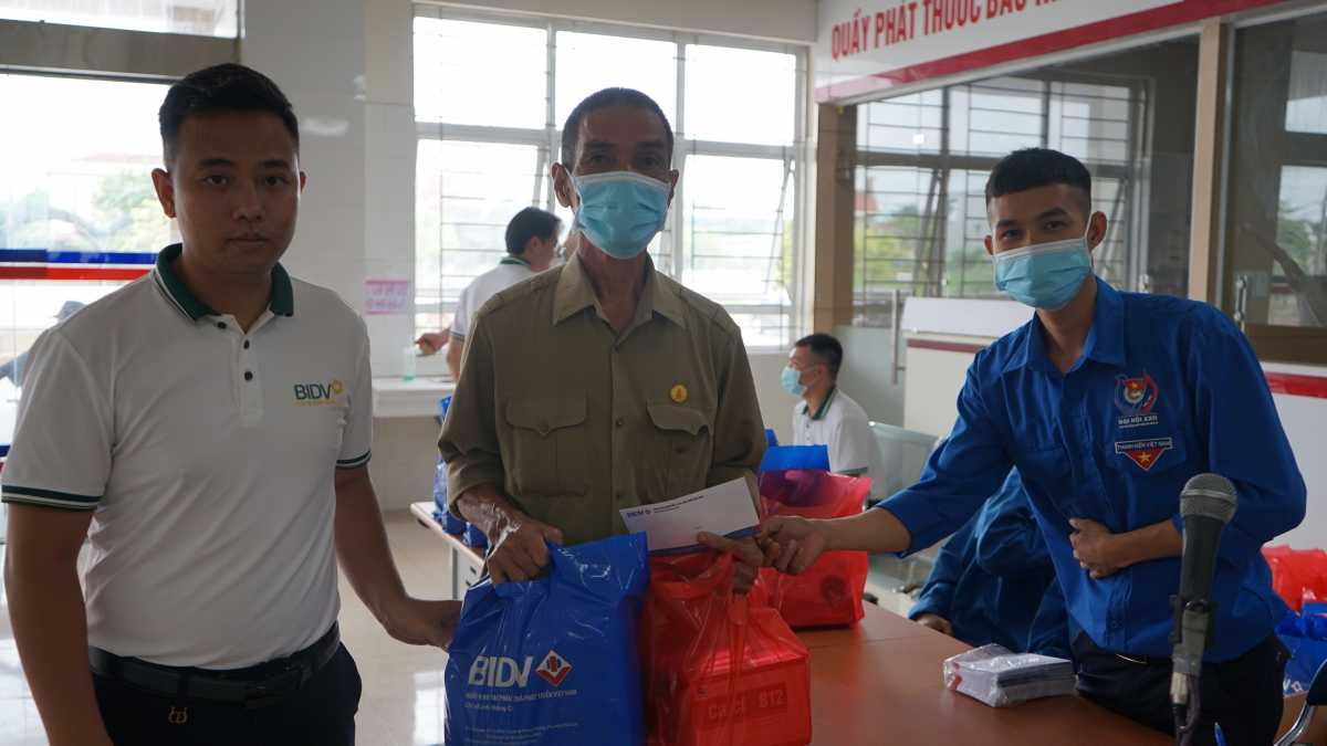 Thành đoàn Móng Cái: Ra quân chiến dịch “Hoa Phượng Đỏ” năm 2022 Thành đoàn Móng Cái: Ra quân chiến dịch “Hoa Phượng Đỏ” năm 2022