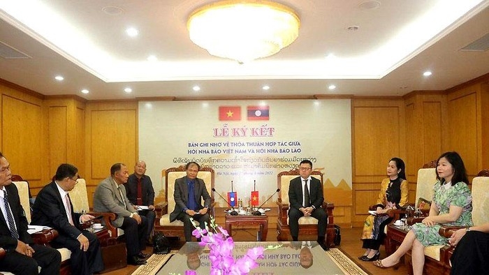 Tăng cường hợp tác báo chí Việt Nam - Lào
