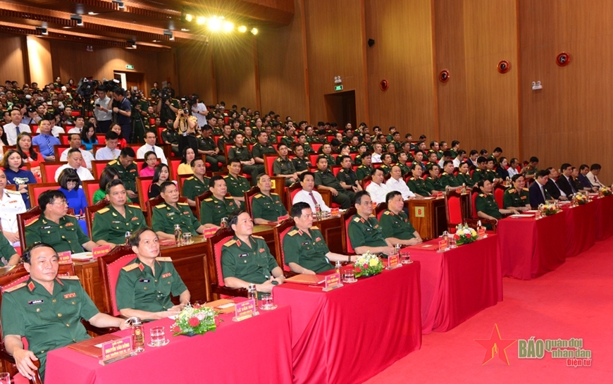 Chủ tịch Quốc hội Vương Đình Huệ dự Lễ khai giảng năm học 2022-2023 tại Học viện Quốc phòng Chủ tịch Quốc hội Vương Đình Huệ dự Lễ khai giảng năm học 2022-2023 tại Học viện Quốc phòng