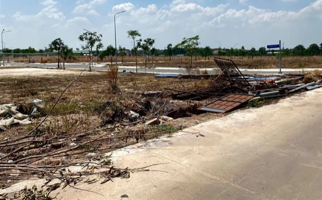 Cận cảnh Khu dân cư Đại Nam do đại gia Dũng &quot;lò vôi&quot; đầu tư hoang tàn, không bóng người - Ảnh 4