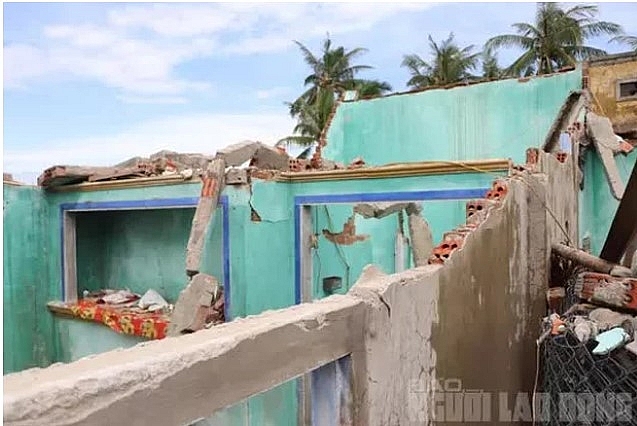 Xót xa gia cảnh người phụ nữ ở Quảng Nam bị sập nhà do bão số 4