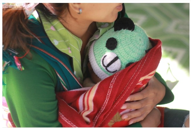 Nỗi buồn những đứa trẻ tập làm mẹ trên cao nguyên