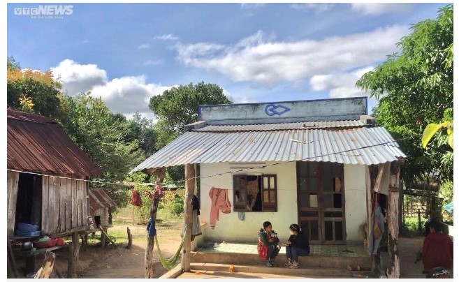 Nỗi buồn những đứa trẻ tập làm mẹ trên cao nguyên