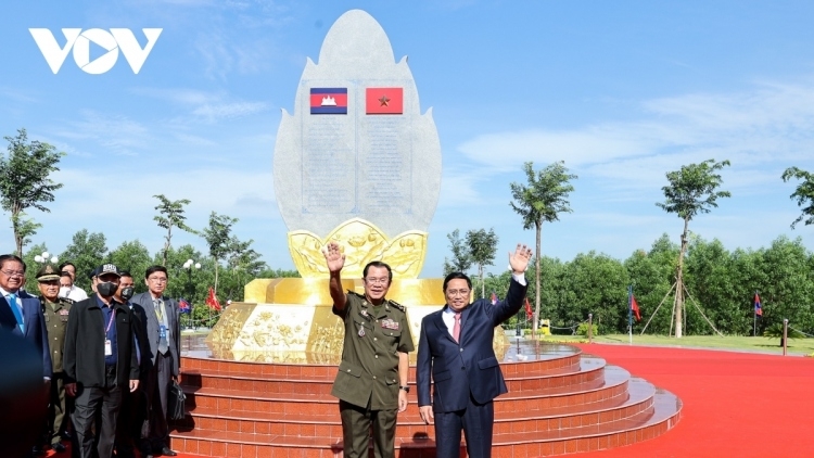 Chuyên gia Campuchia: Mối quan hệ Việt Nam - Campuchia ngày càng bền chặt Chuyên gia Campuchia: Mối quan hệ Việt Nam - Campuchia ngày càng bền chặt