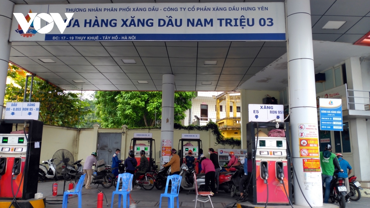 Giá xăng đồng loạt tăng từ 15h00 chiều nay Giá xăng đồng loạt tăng từ 15h00 chiều nay