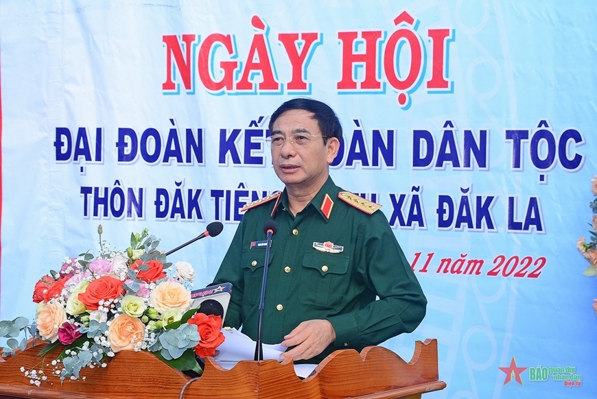 Đại tướng Phan Văn Giang dự Ngày hội đại đoàn kết toàn dân tộc Đại tướng Phan Văn Giang dự Ngày hội đại đoàn kết toàn dân tộc