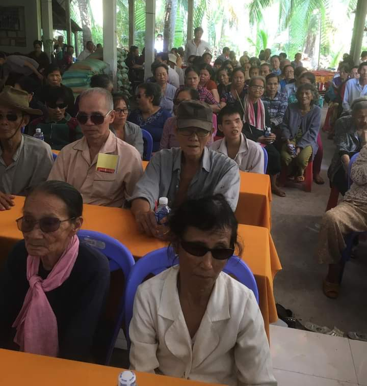 Ông Lương Văn Hiệp, Tặng quà cho Nạn nhân chất độc da cam…