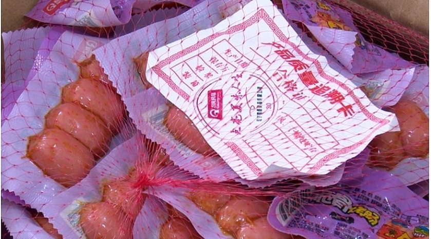 Hà Nội: Phát hiện 40.000 gói xúc xích, bánh quy không rõ nguồn gốc xuất xứ