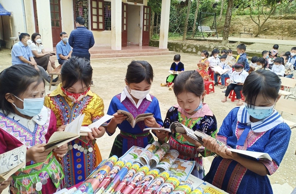 Học sinh trường vùng cao Tương Dương hưởng ứng Ngày Sách và văn hóa đọc Việt Nam