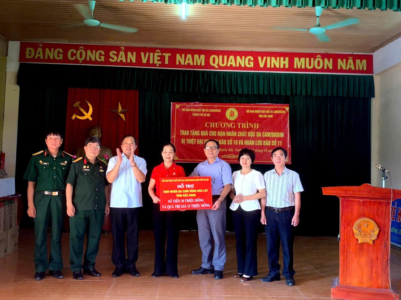 Hỗ trợ nạn nhân chất độc da cam tỉnh Bắc Ninh bị thiệt hại do bão số 10 và hoàn lưu bão số 11