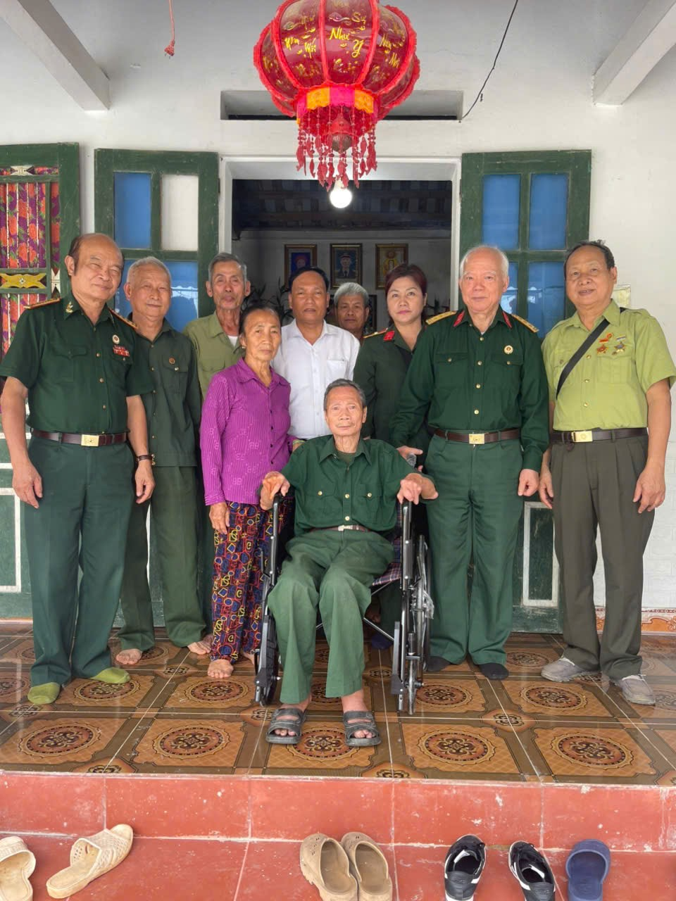 Hội Trường Sơn Thái Nguyên tặng xe lăn cho hội viên da cam xã Kha Sơn