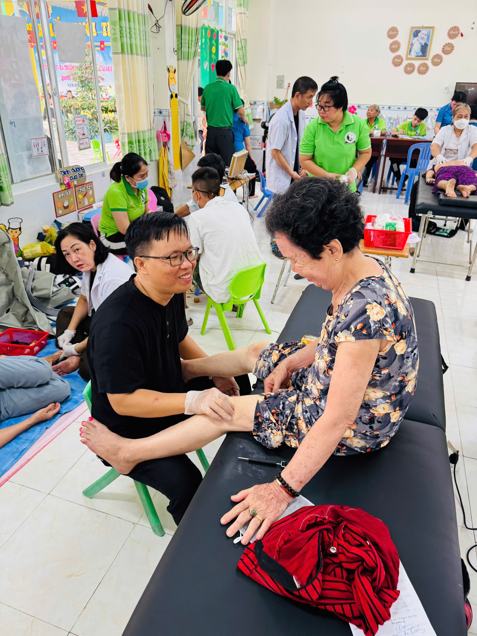 Đoàn Phật tử Y – Bác sĩ Phước Đức Minh TP Hồ Chí Minh chung tay xoa dịu nỗi đau da cam, tri ân người có công