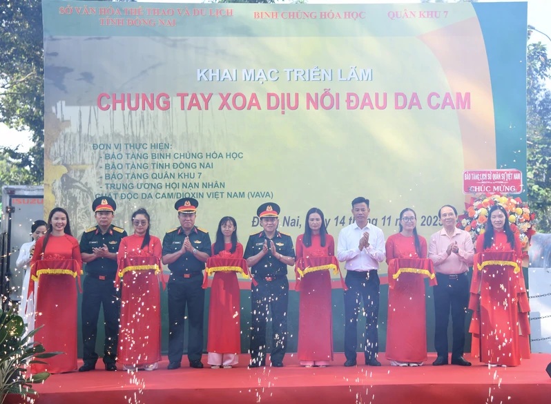 Khai mạc triển lãm “Chung tay xoa dịu nỗi đau da cam” tại tỉnh Đồng Nai