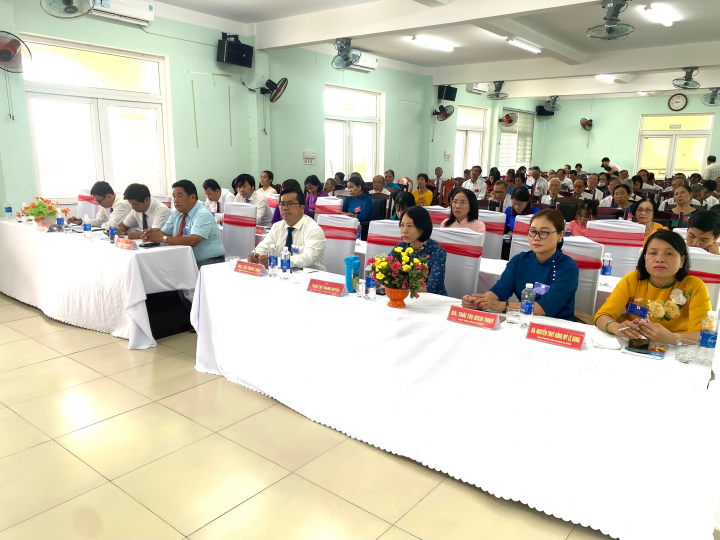 Đồng Nai: Tặng quà và trao Nhà nhân ái cho nạn nhân chất độc da cam