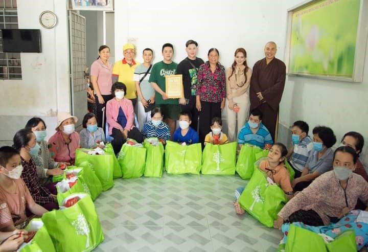 Tặng quà NNCĐDC huyện Châu Thành, tỉnh Bến Tre